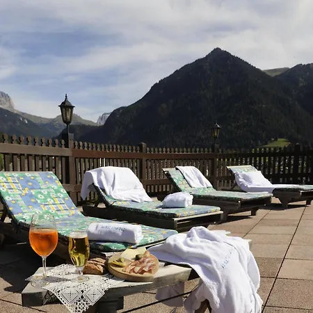 Hotel Alpine Touring Hotel-petfriendly